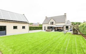 Villa With Pool Sauna And Bubble Bath